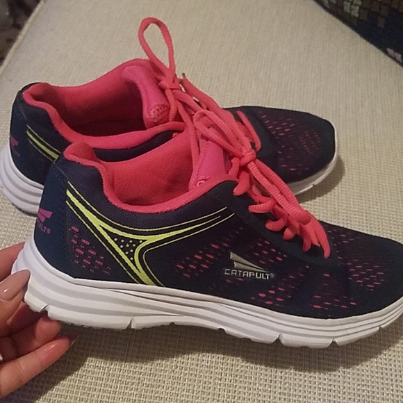 catapult tennis shoes